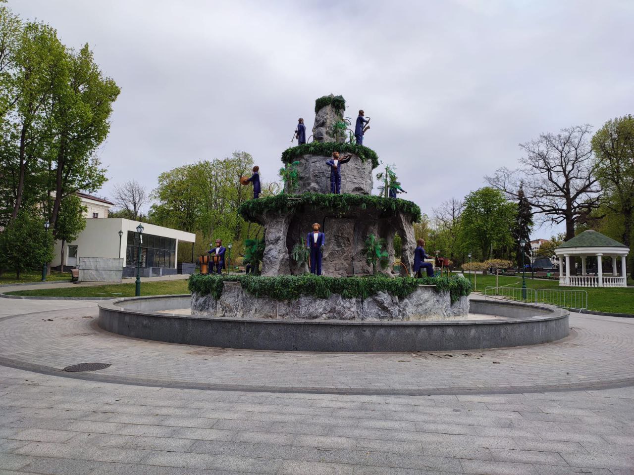 Відкрили після зими популярний фонтан у Харкові